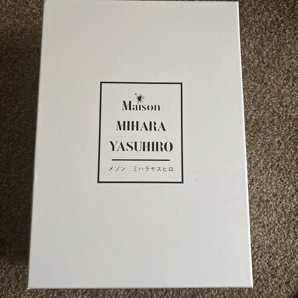 Maison Mihara Yasuhiro black and white